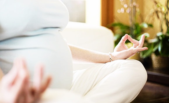 illustrations pregnancy yoga